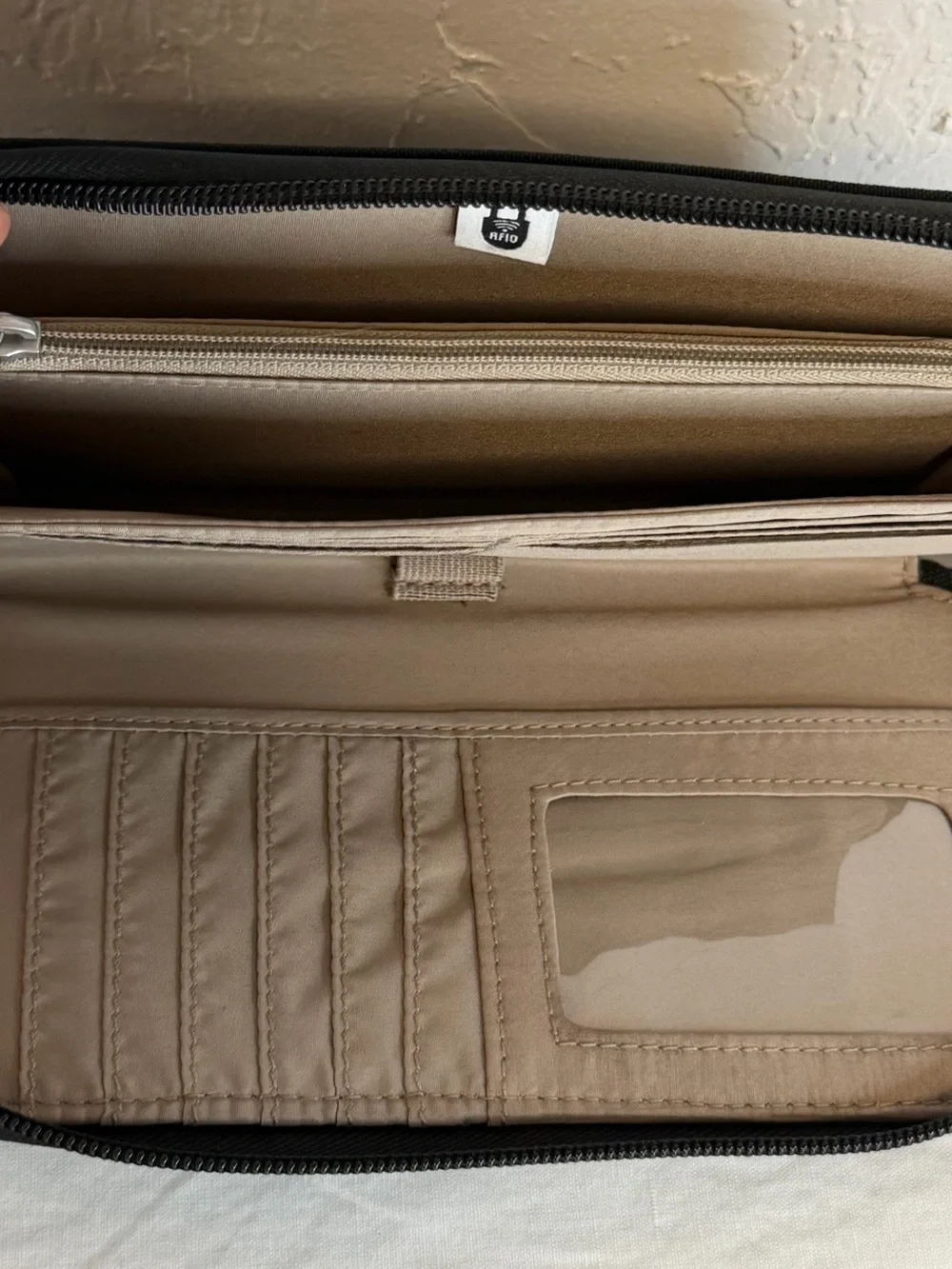 Baggallini Black Zip-Around Wristlet Wallet RFID